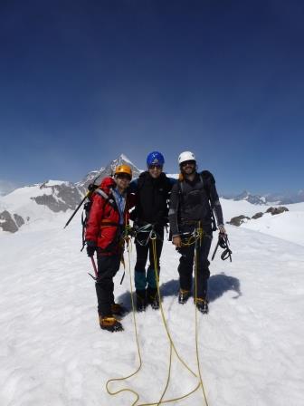 Els 3 expedicionaris al Cim Piràmide Vincent (4.215 metres)